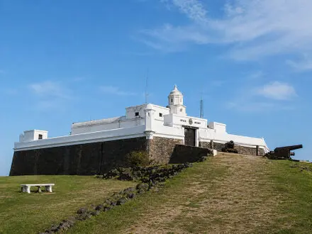Vista exterior de la Fortaleza del cerro